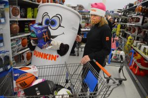 DUNKIN’ $25,000 HOLIDAY SHOPPING SPREE STOCKS U.S. MARINE CORPS RESERVE TOYS FOR TOTS WAREHOUSE FOR 2021 CAMPAIGN